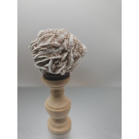 Desert Rose Crystal Stone W/stand 71grams - Picture 2 of 12